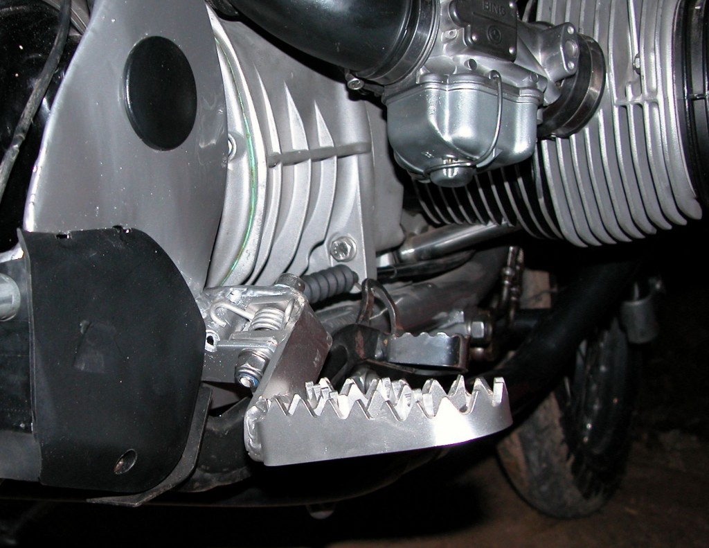 BMW-XX-Fussraste-rechst-1