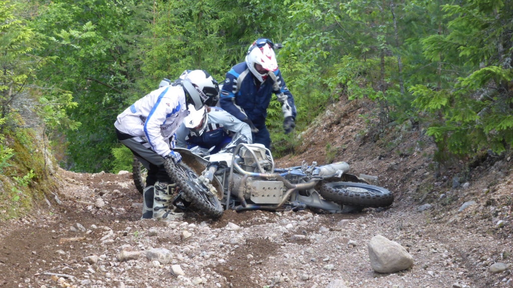 Unterfahrschutz-BMW-HP2-Motorschutz_JS