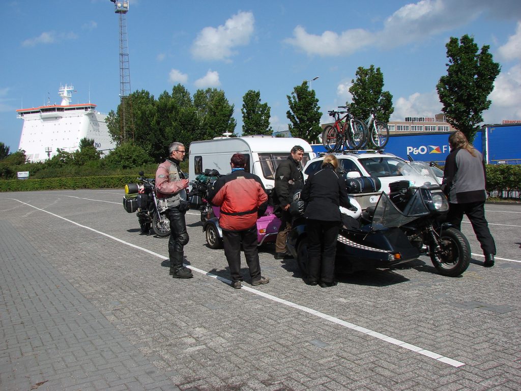 Warten auf die Fähre