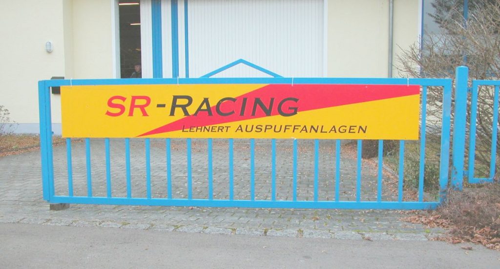Der Eingang zum Schallddämpfergott
