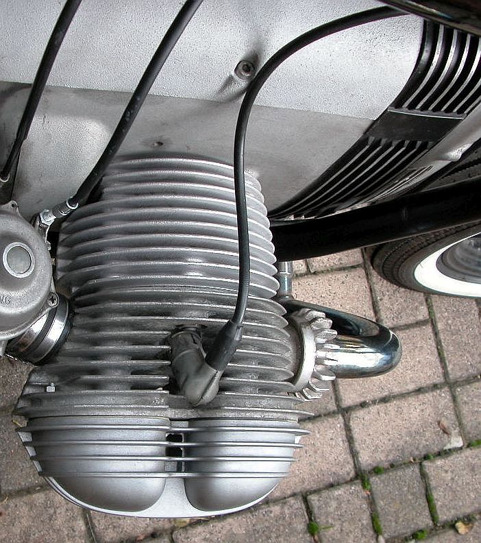 Umbau rechter BMW Motorrad Zylinder