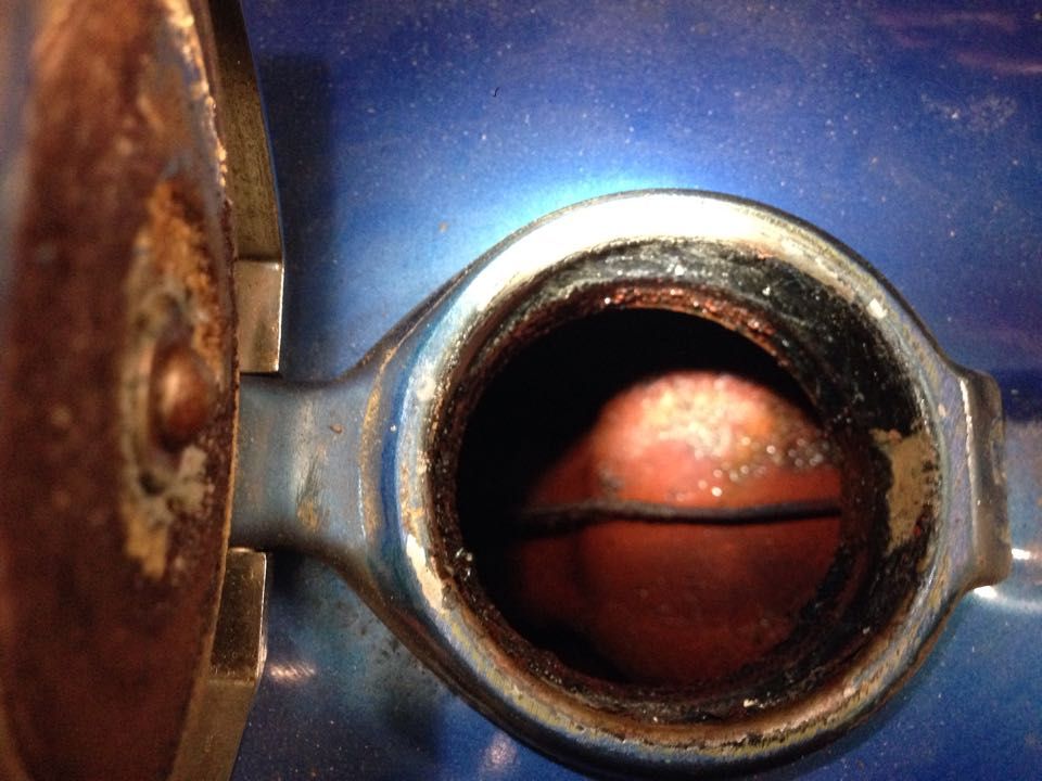 Verrosteter Tank einer BMW Motorrad R 90 /6