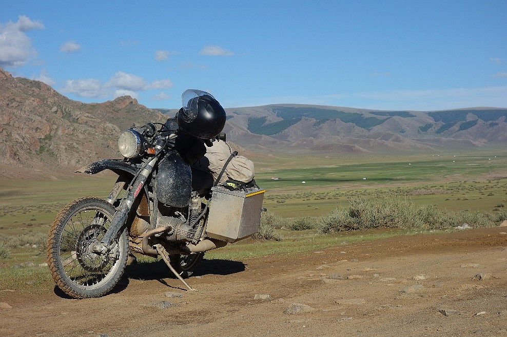Auf dem 2-Ventil GS Boxer in die Mongolei.