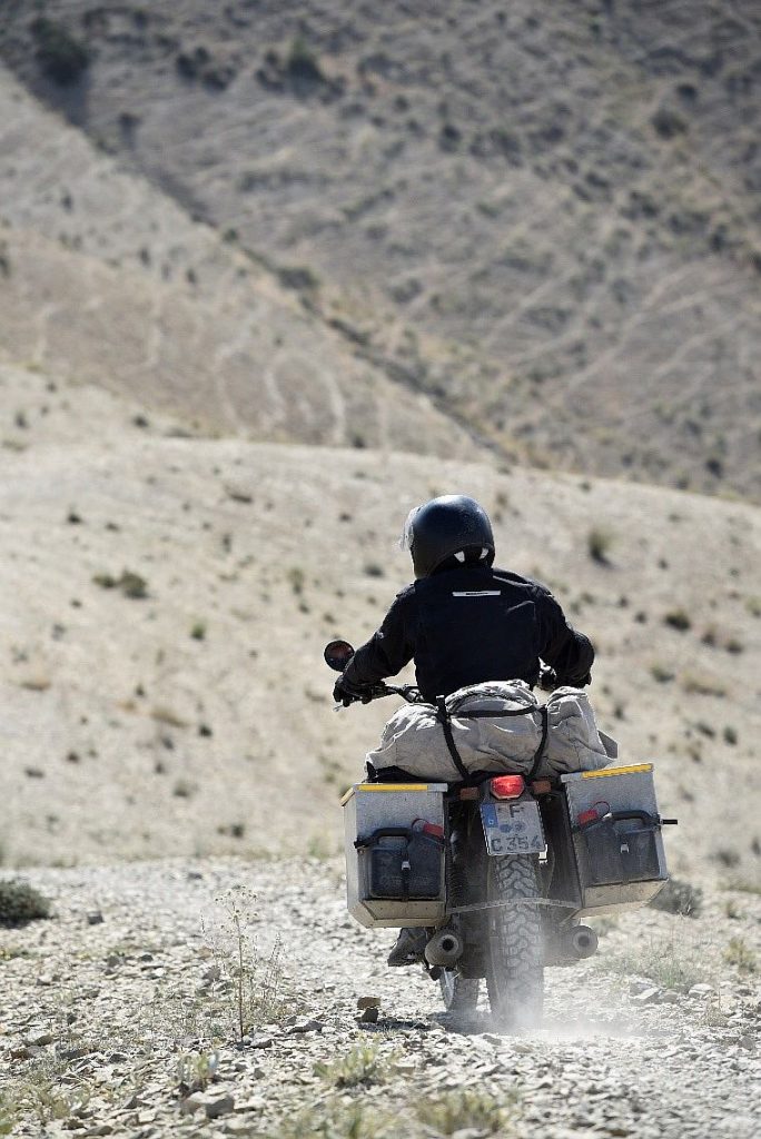 Mit dem SWT-SPORTS EnduroBoxer durch den IRAN